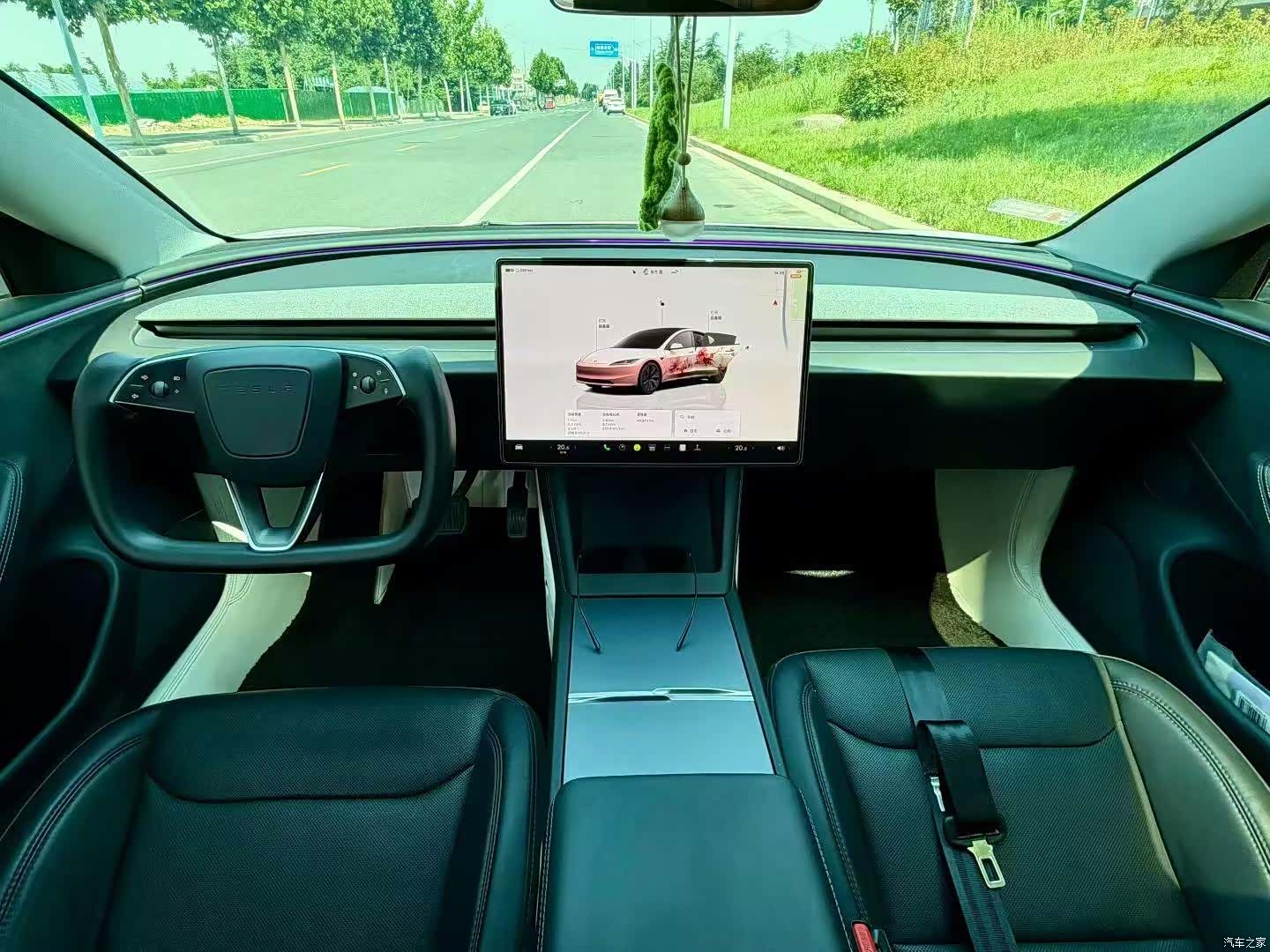 Tesla Model 3, 2025 7