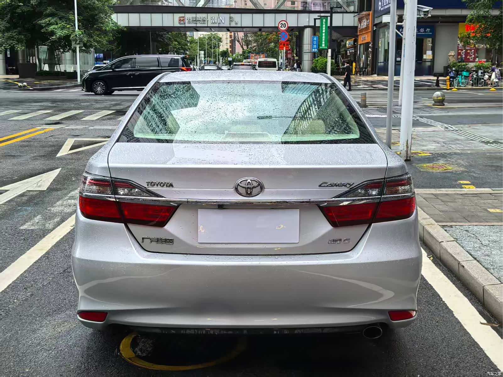 Toyota Camry, 2015 18