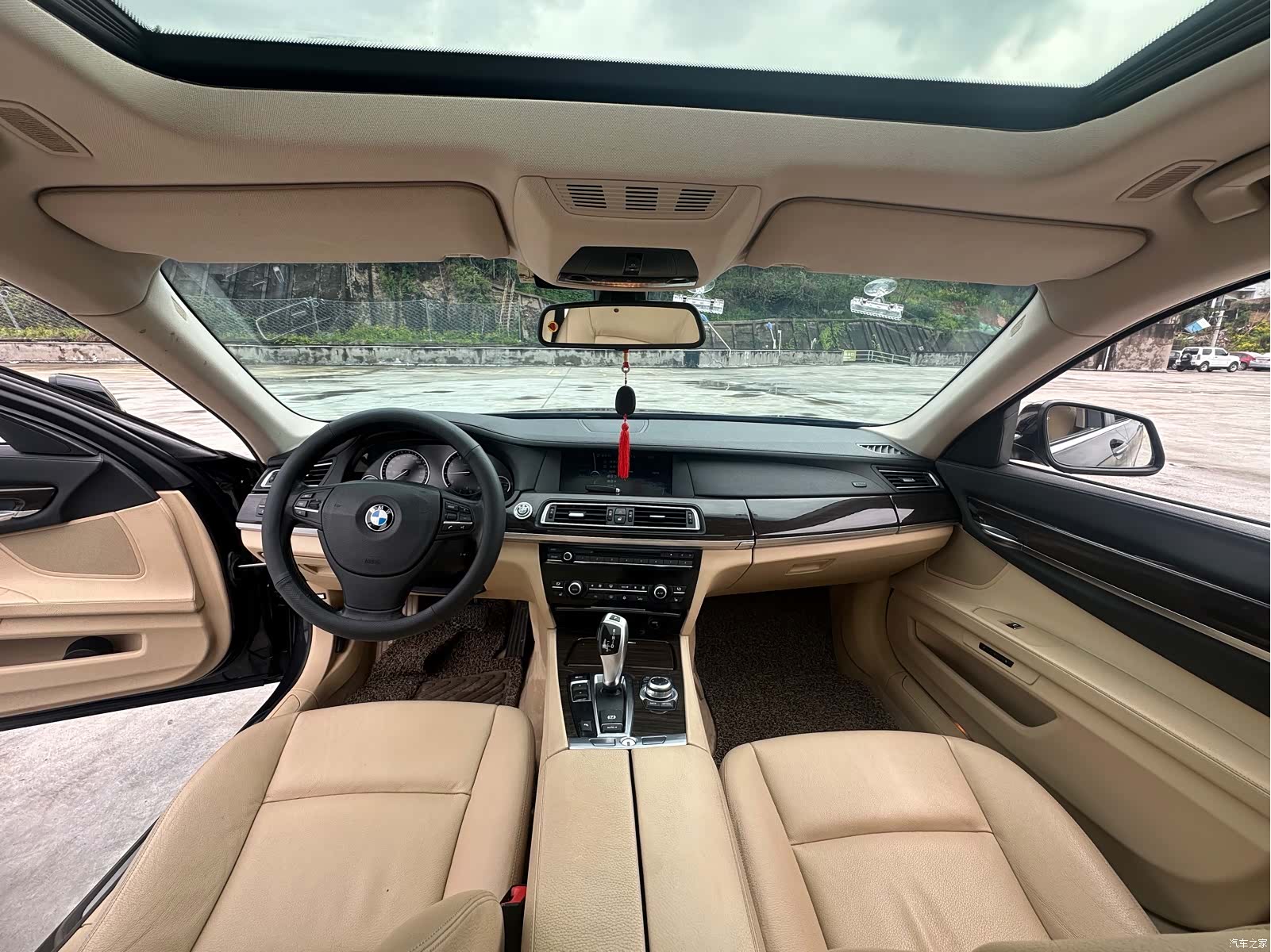 BMW 7 Series, 2011 14