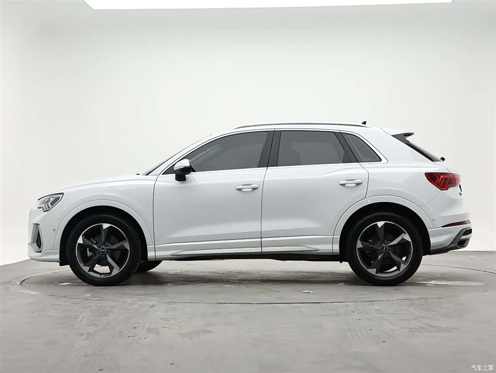 Audi Q3, 2022 6