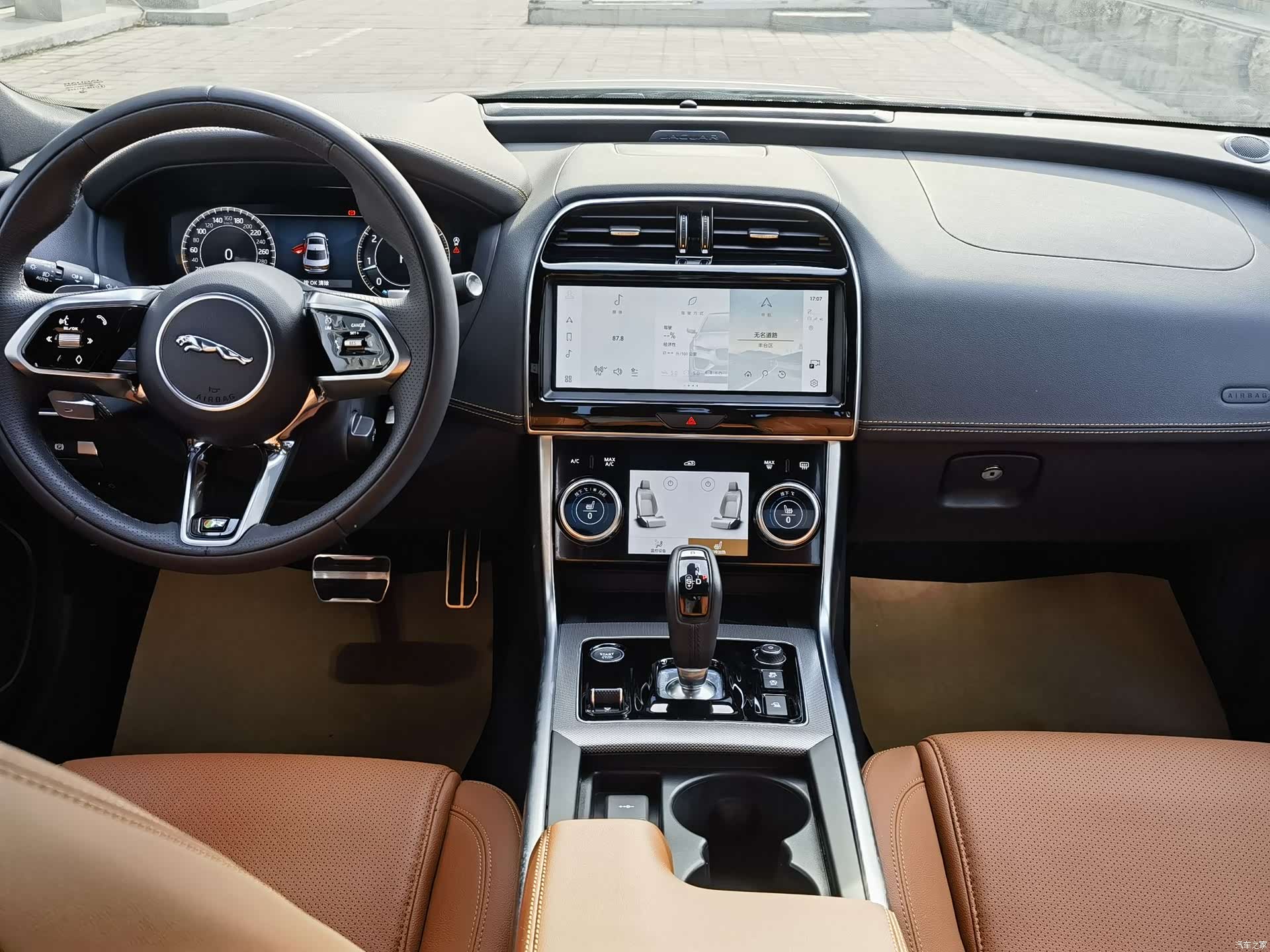 Land Rover XEL, 2025 7
