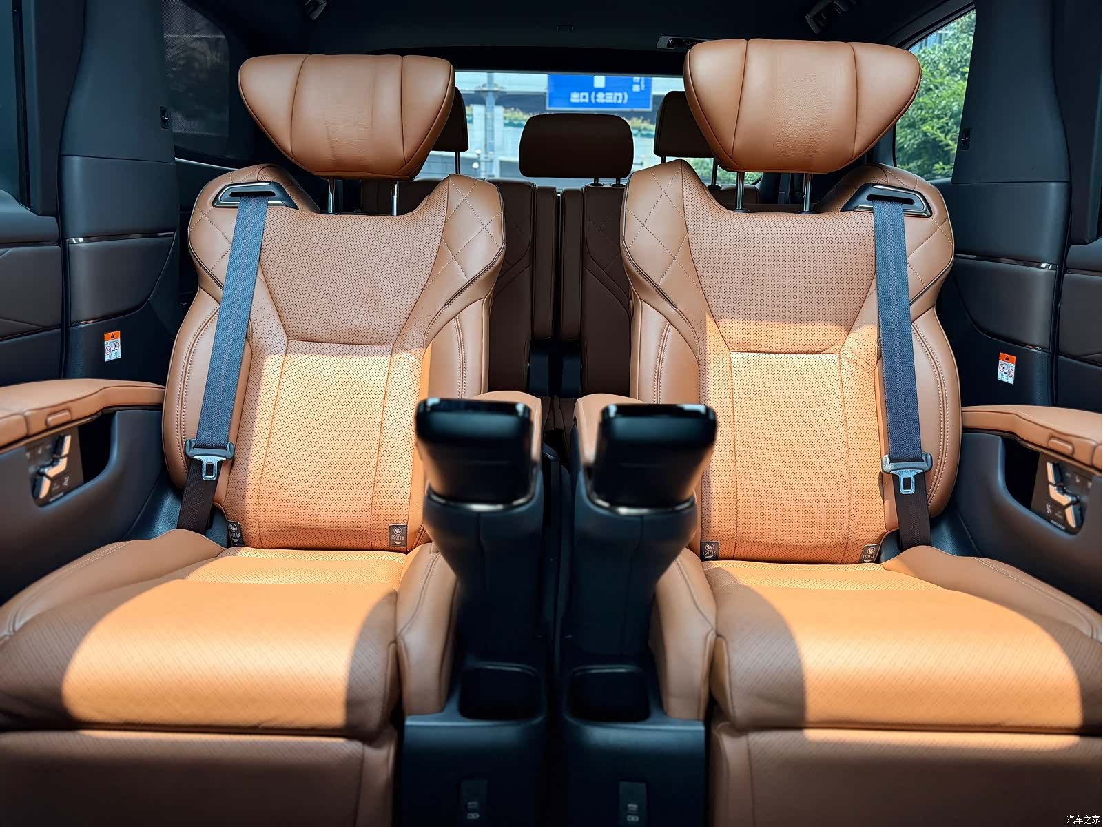 Toyota Vellfire, 2024 20