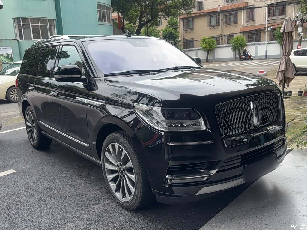 Lincoln Navigator, 2020 4