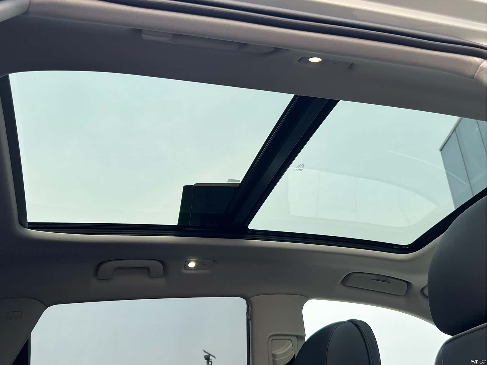 Hongqi HS5, 2022 13