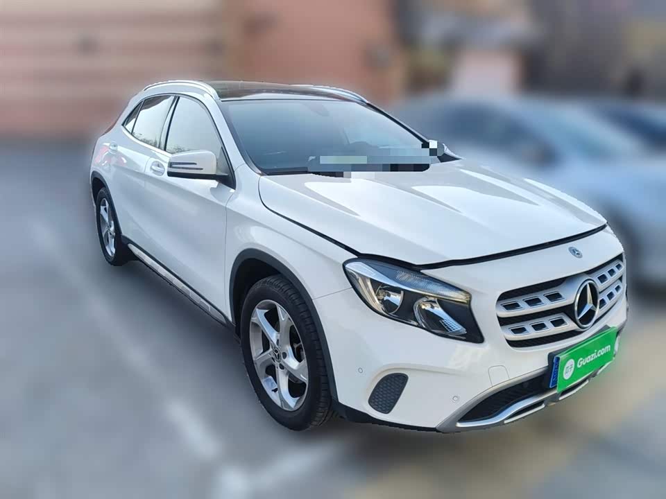 Mercedes-Benz GLA
