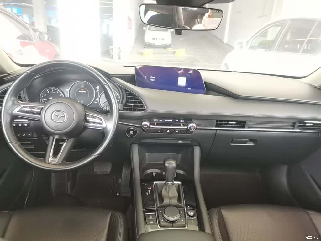 Mazda Mazda3, 2023 10