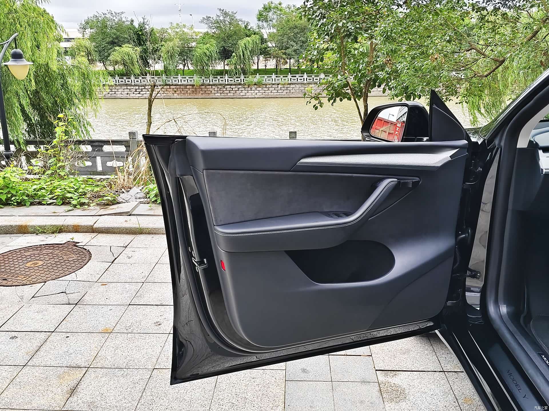 Tesla Model Y, 2023 все фото