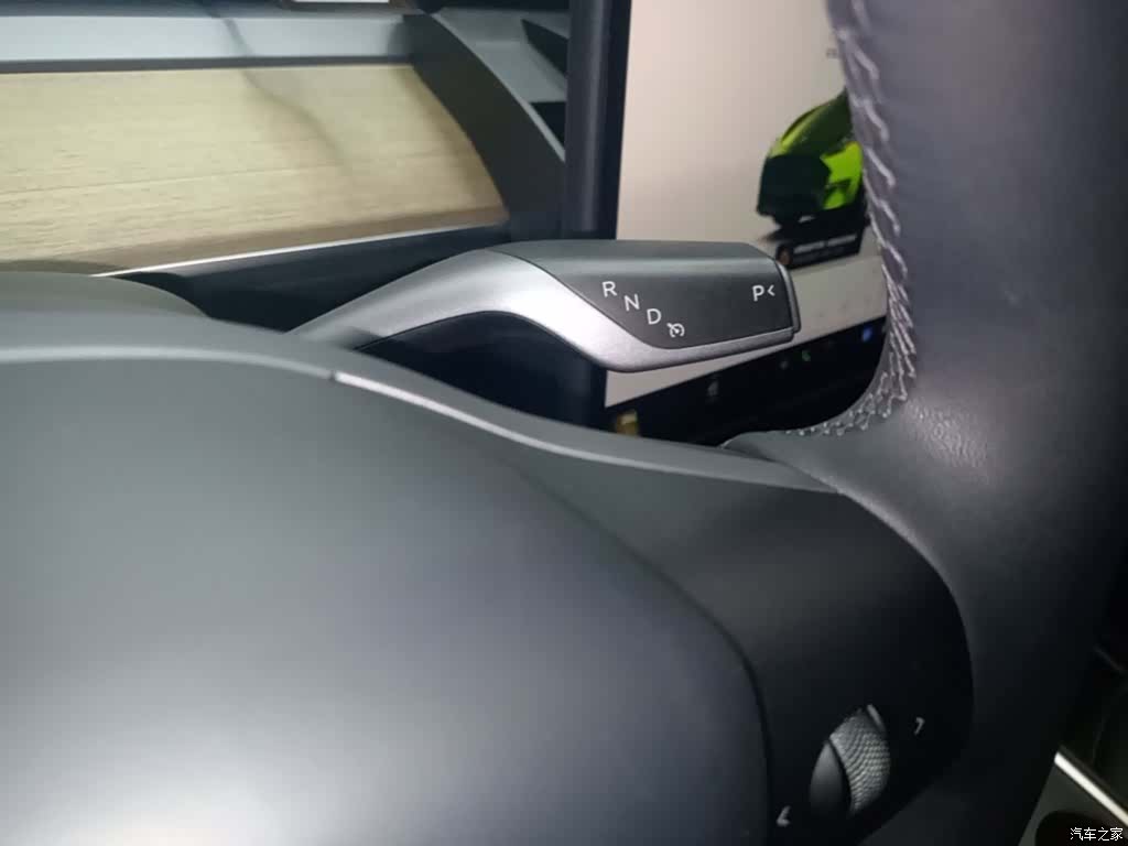 Tesla Model Y, 2023 14