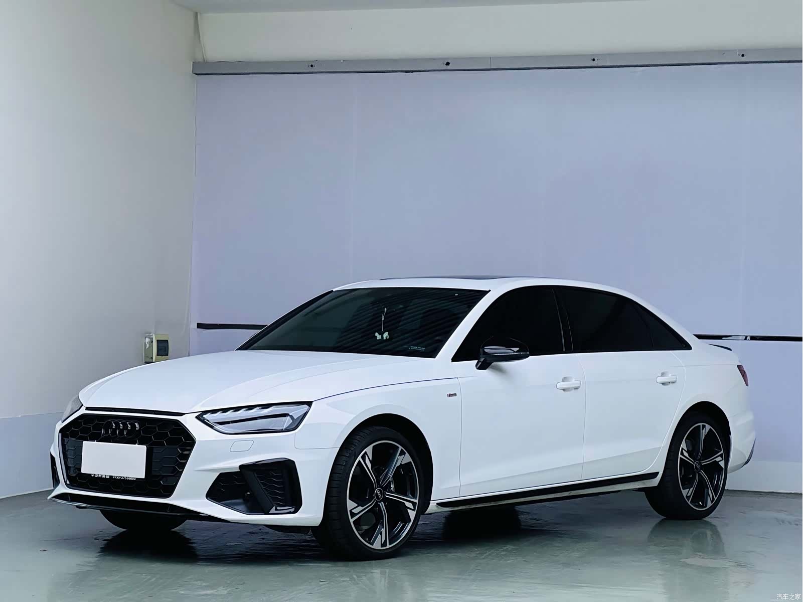 Audi A4L, 2025 1