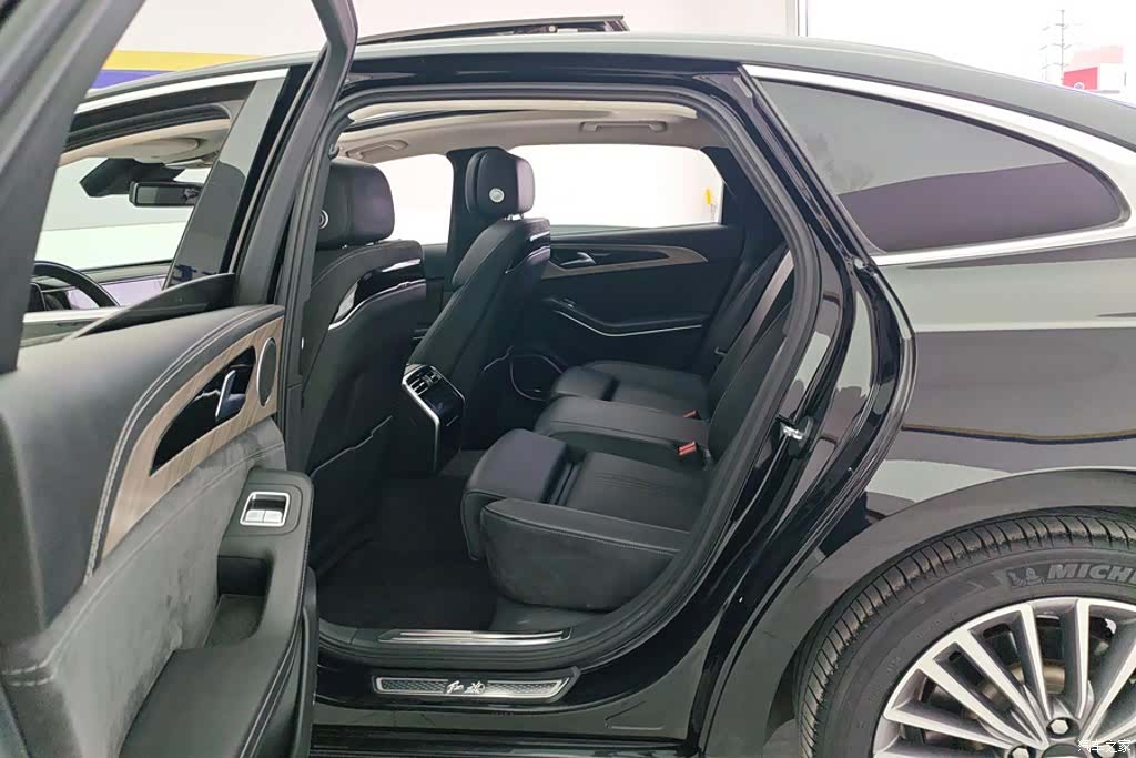 Hongqi H9, 2020 11