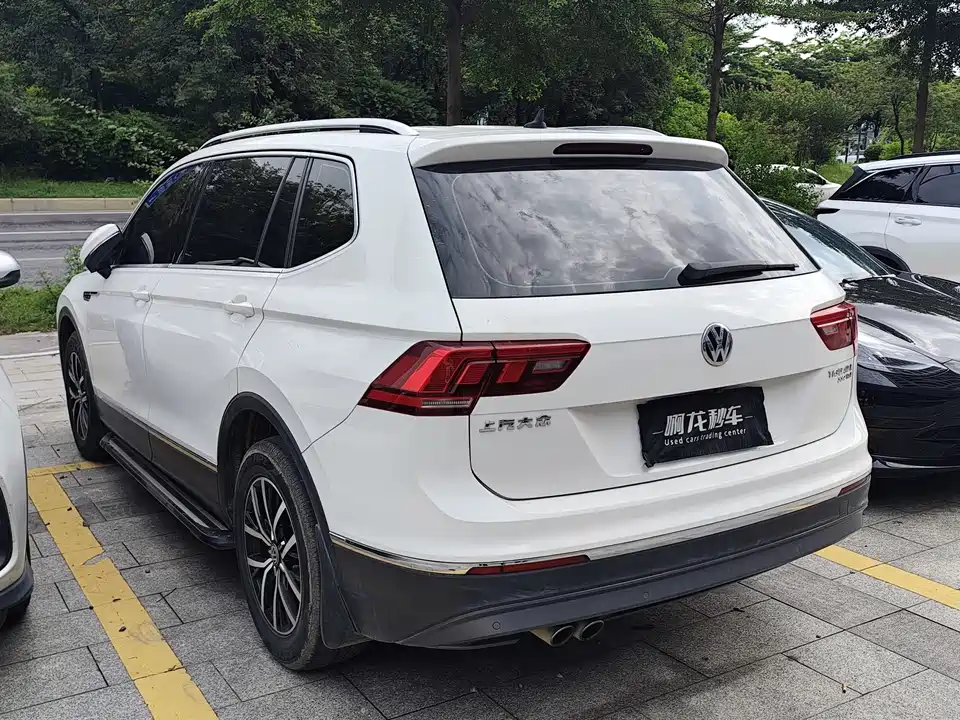 Volkswagen Tiguan L