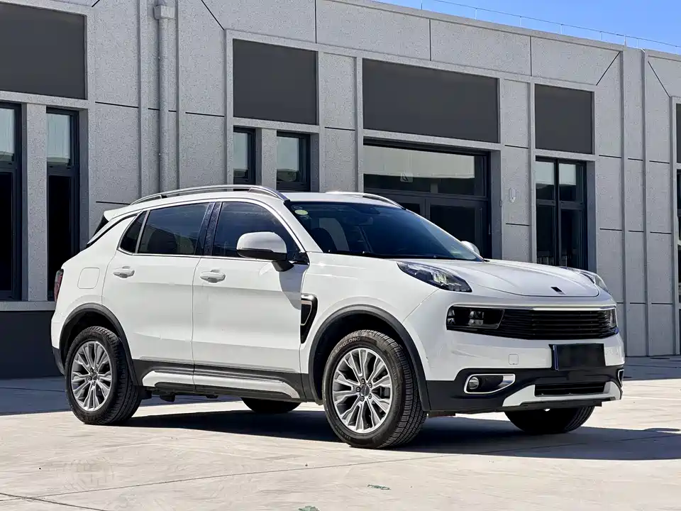 Lynk & Co 01