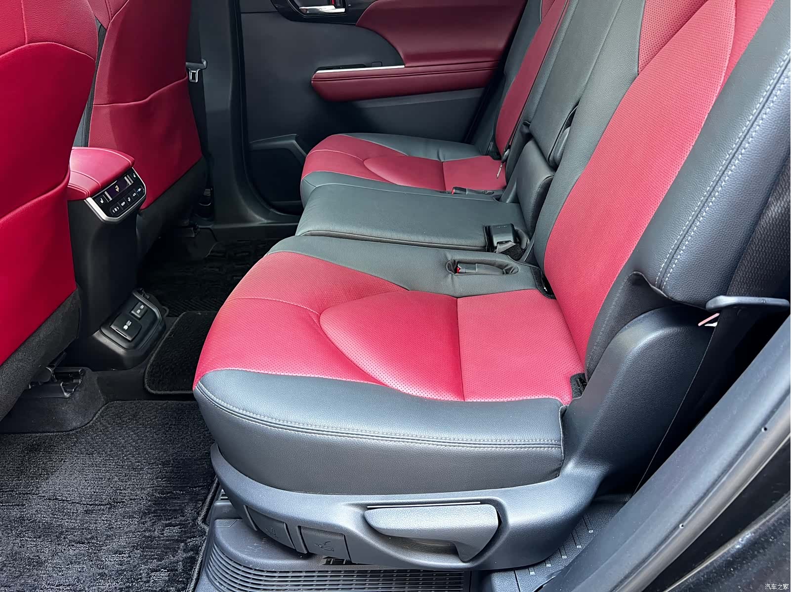Toyota Crown, 2022 11