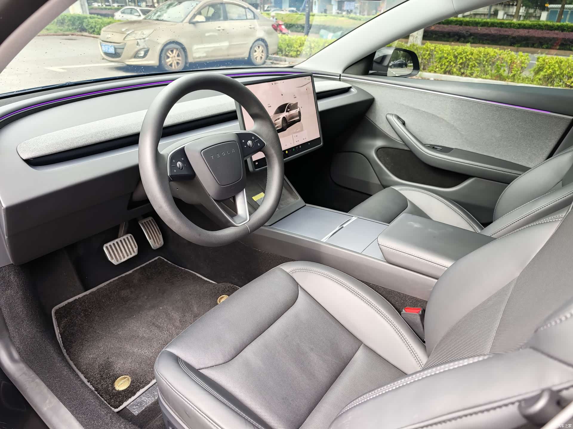 Tesla Model 3, 2025 6