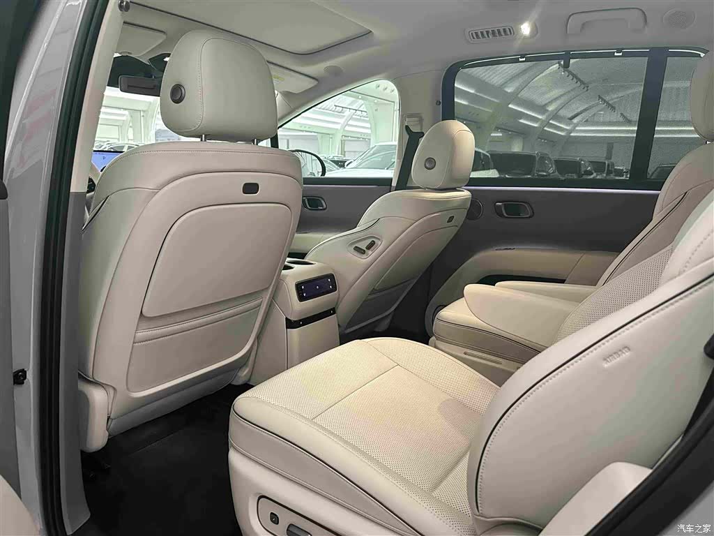 Li Auto i8, 2025 17