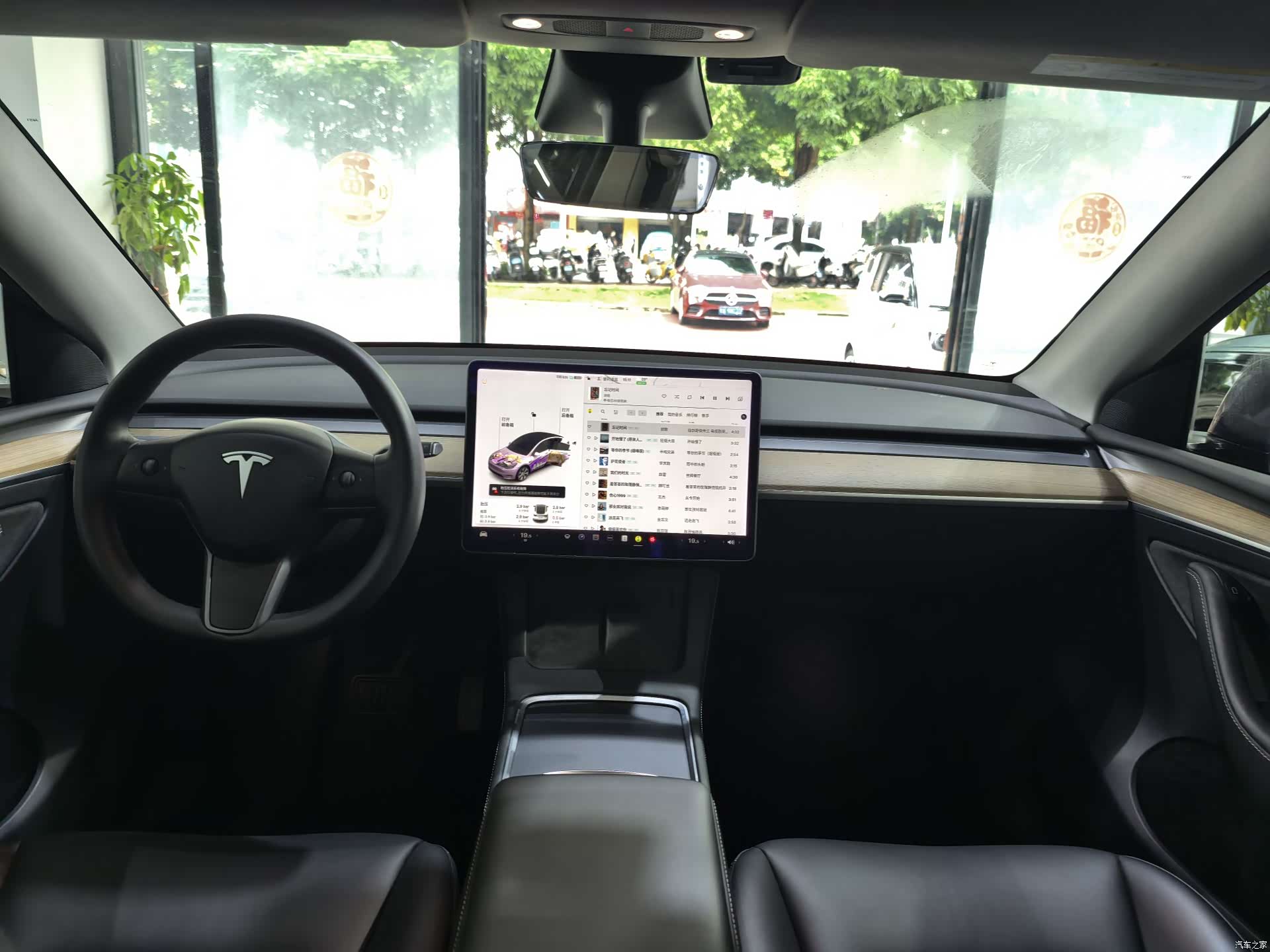 Tesla Model Y, 2021 все фото