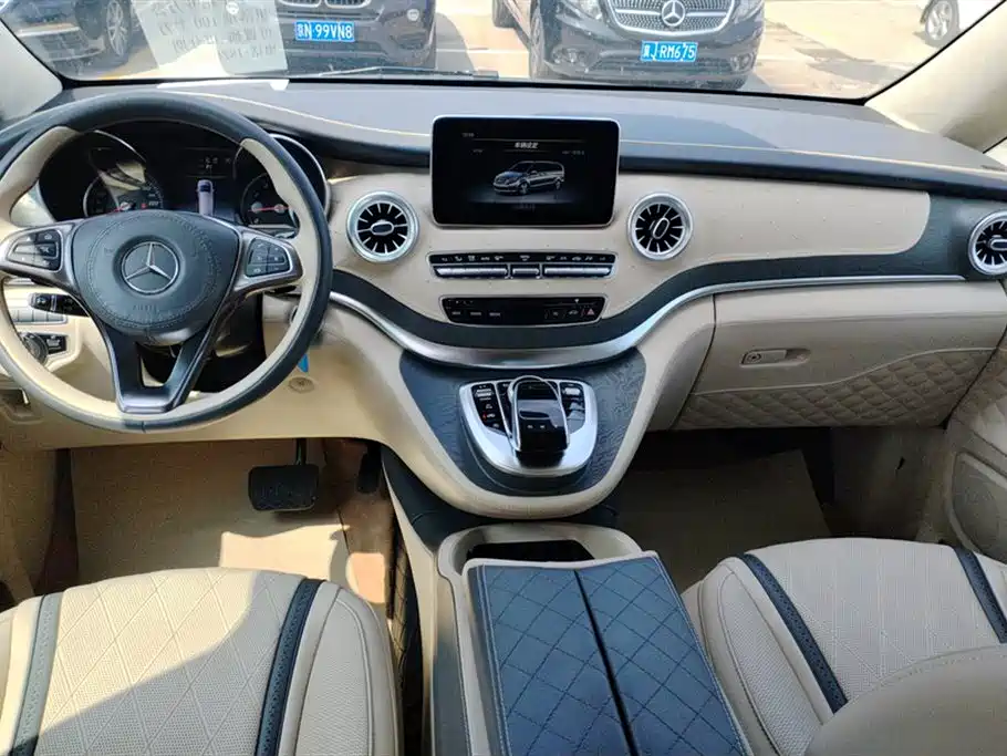Mercedes-Benz V-class