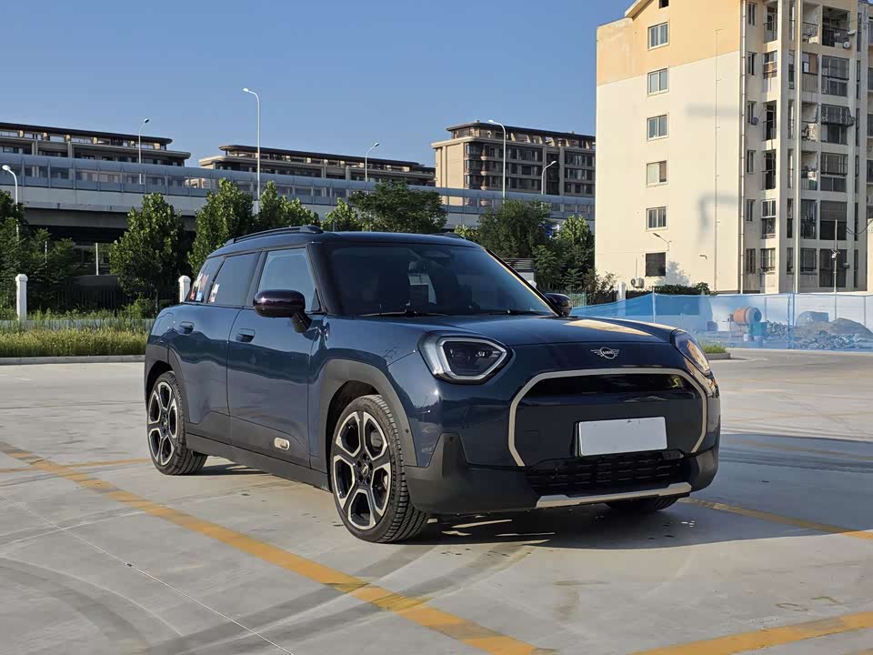 MINI Electric ACEMAN