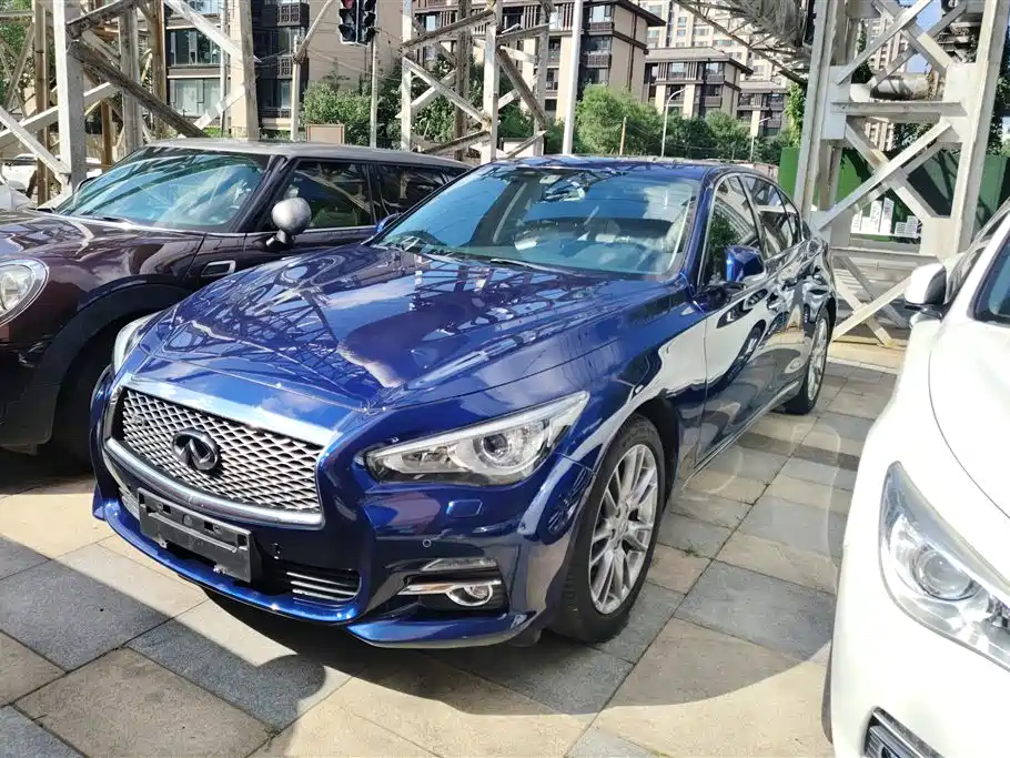 Infiniti Q50L