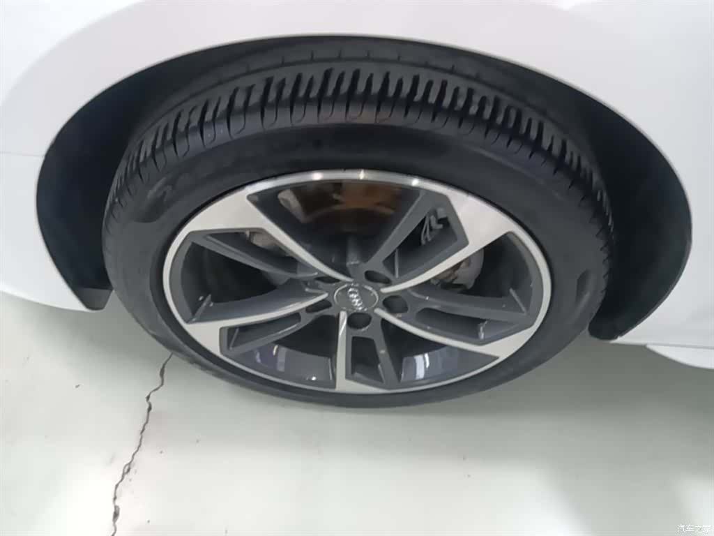 Audi A4L, 2021 23
