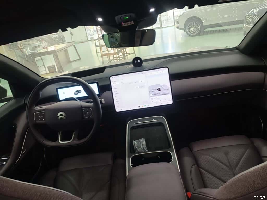 NIO ET5, 2025 10