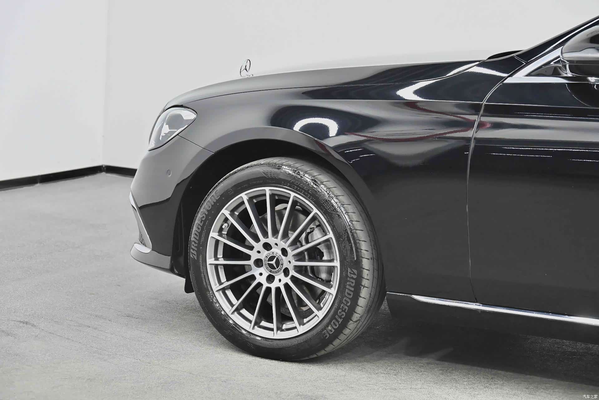 Mercedes-Benz E-Class, 2022 26