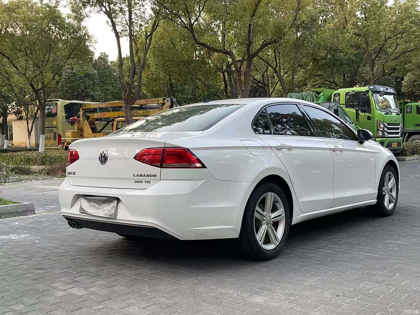 Volkswagen Lamando, 2016 11