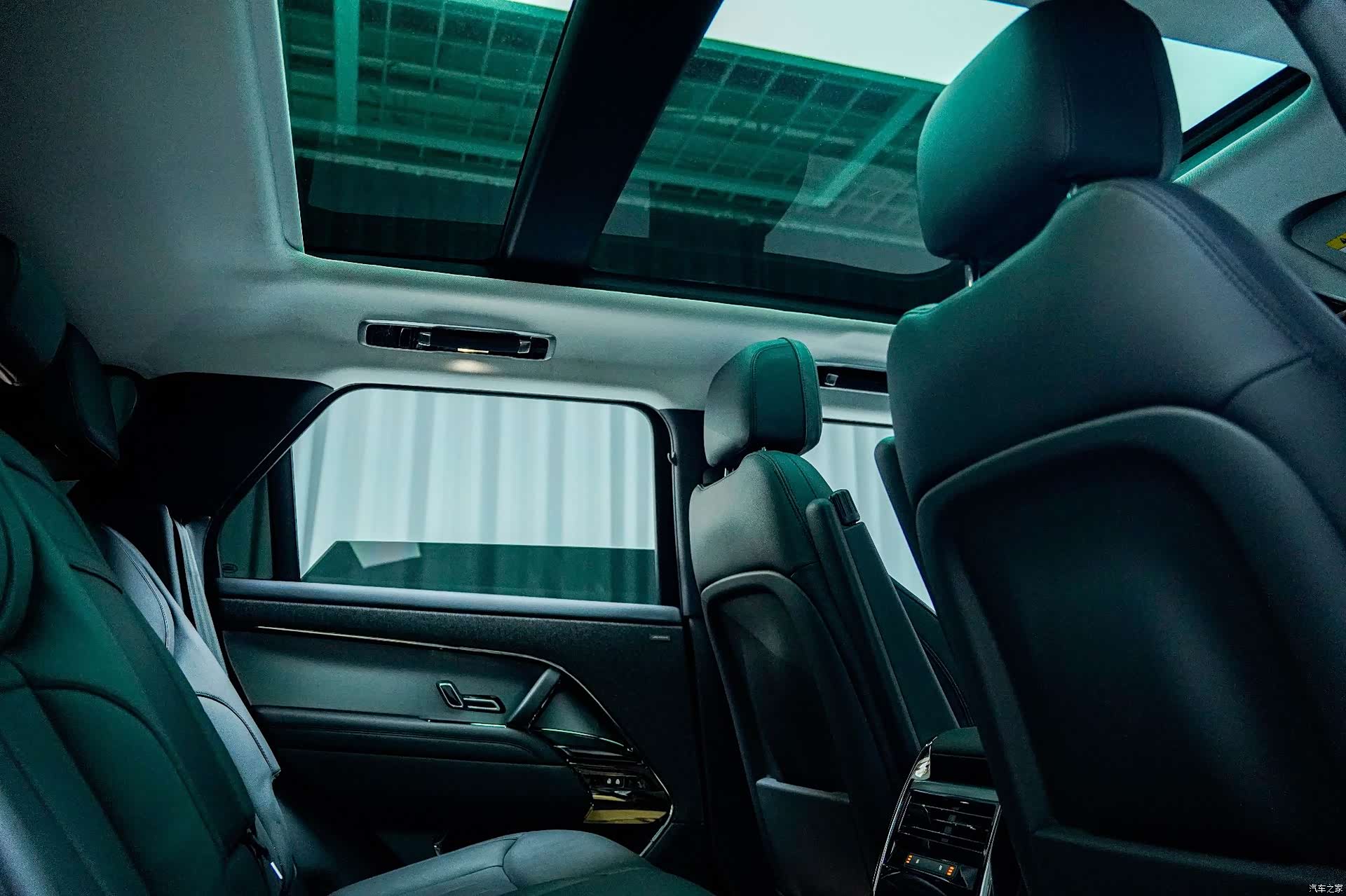 Land Rover Range Rover, 2023 15