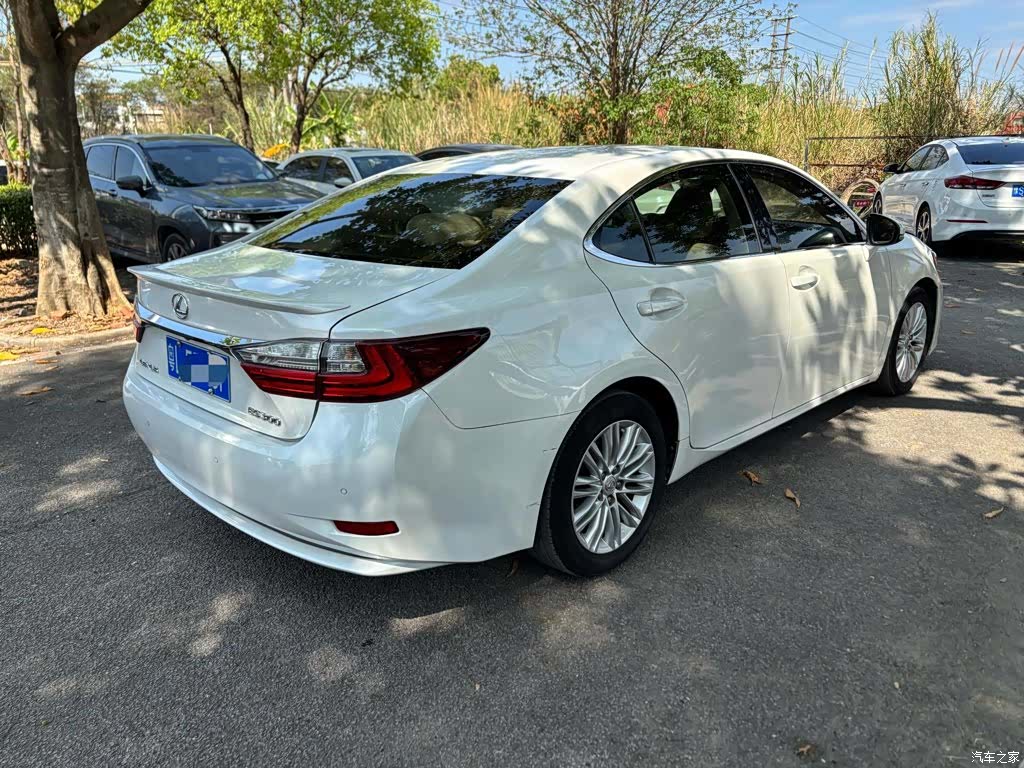 Lexus ES, 2015 9