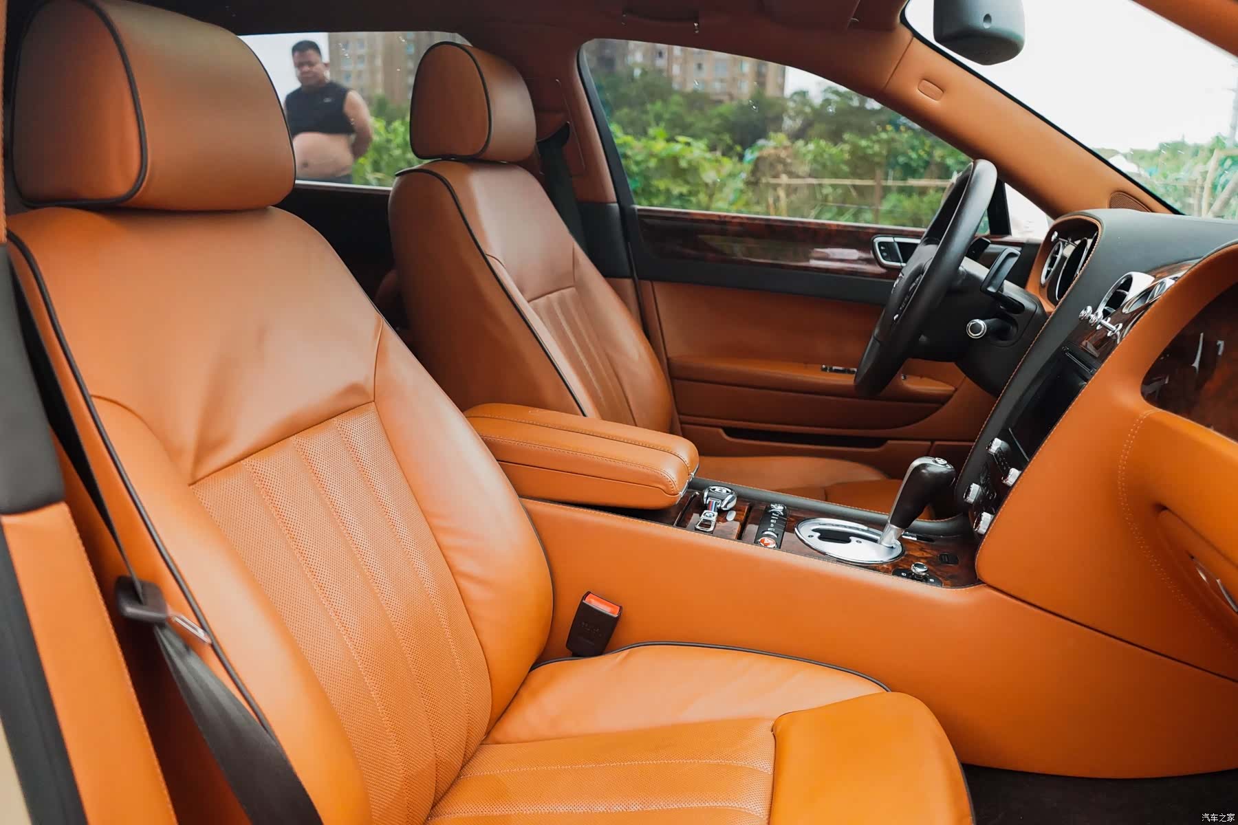 Bentley Flying Spur, 2013 26
