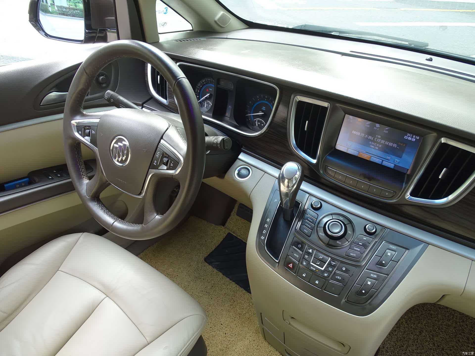 Buick GL8, 2011 39