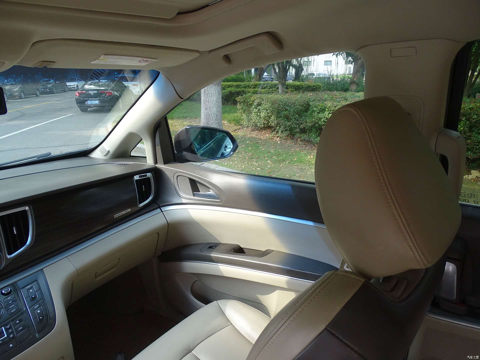 Buick GL8, 2011 33