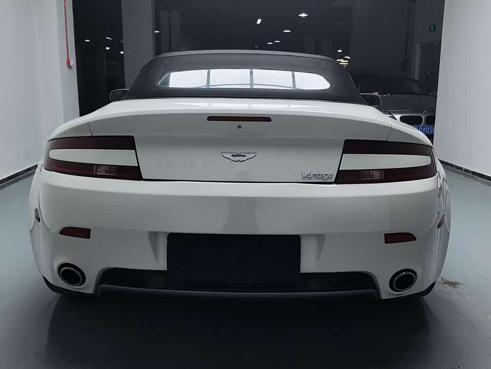 Aston Martin V8 Vantage