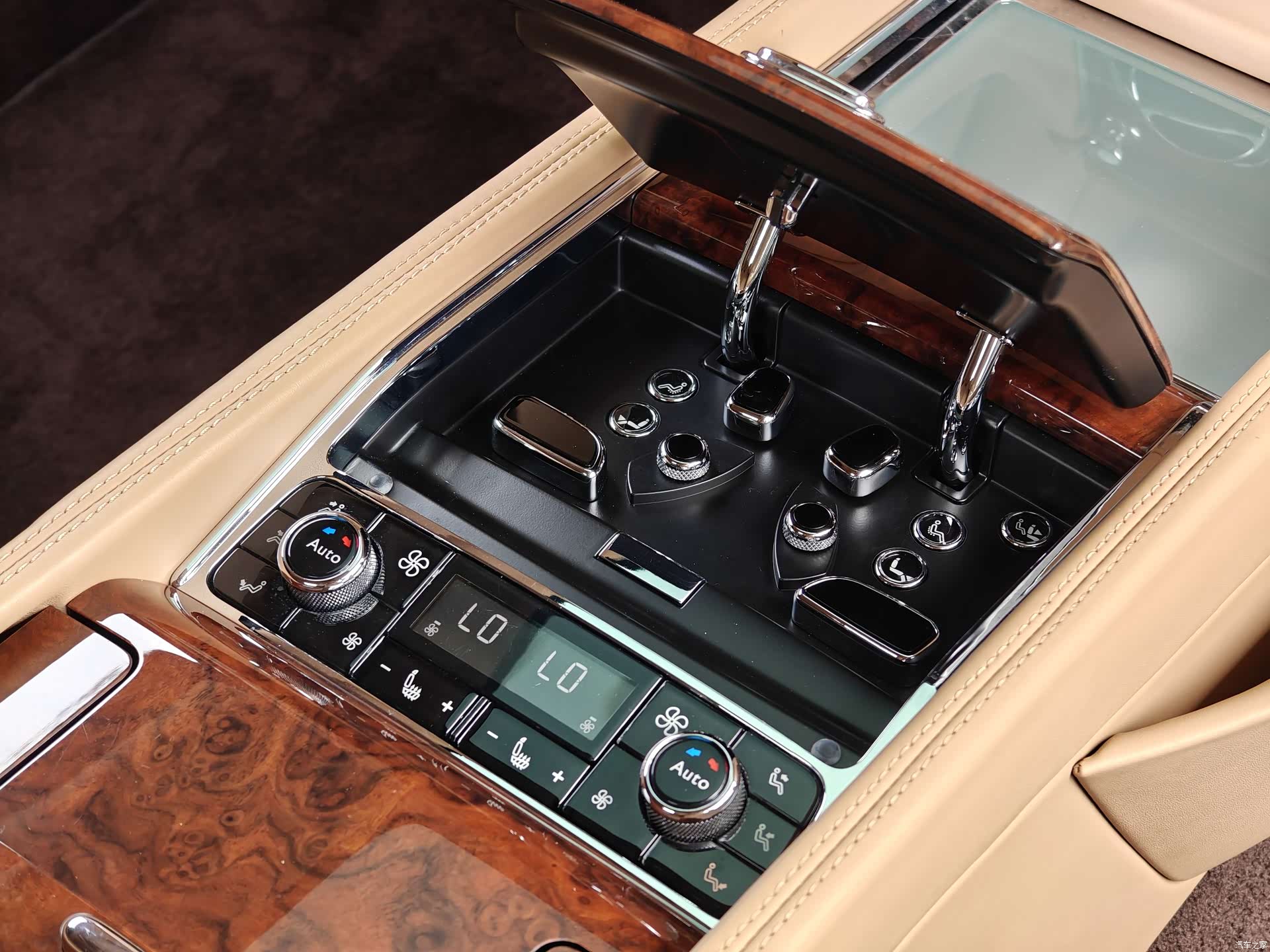 Bentley Mulsanne, 2019 14