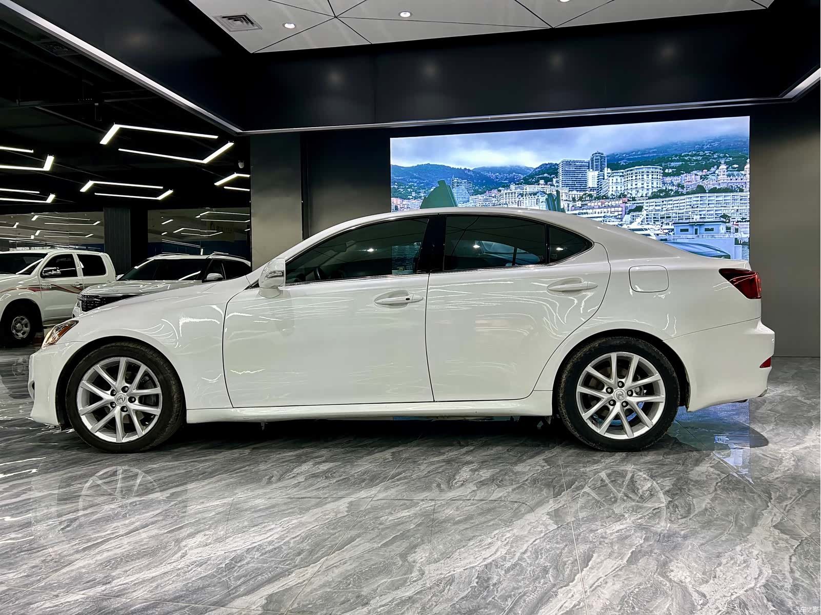 Lexus IS, 2012 8