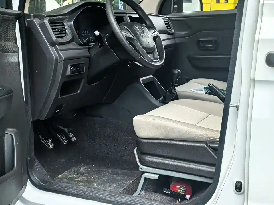 Wuling Wuling Hongguang V