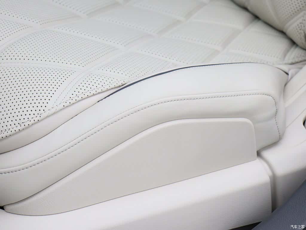 Maybach S-Class, 2023 4