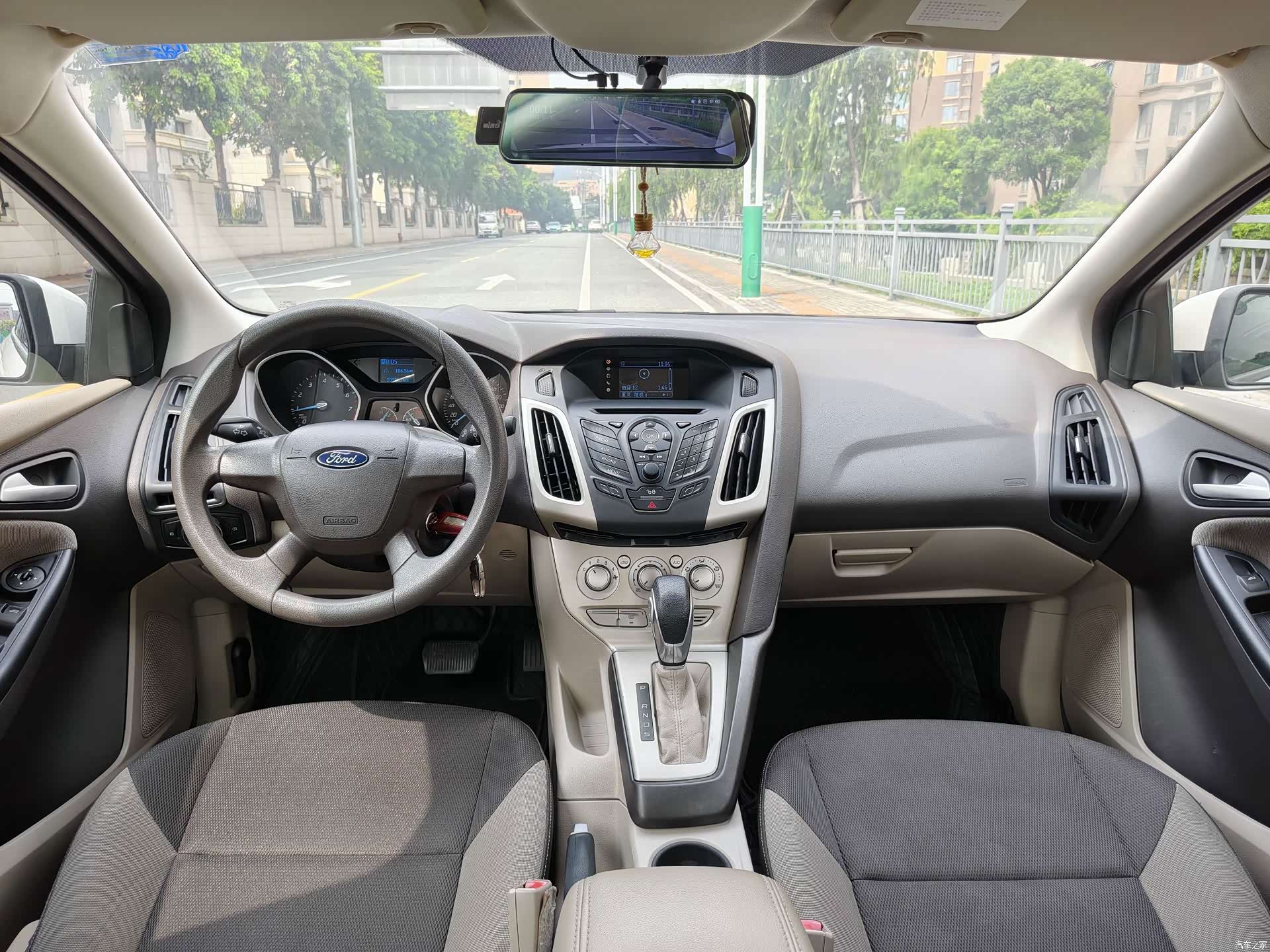 Ford Focus, 2015 12