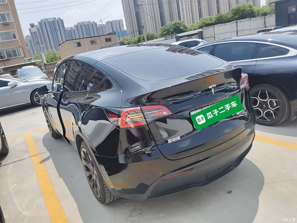 Tesla Model Y, 2022 все фото
