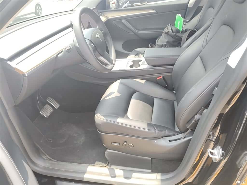 Tesla Model Y, 2022 15