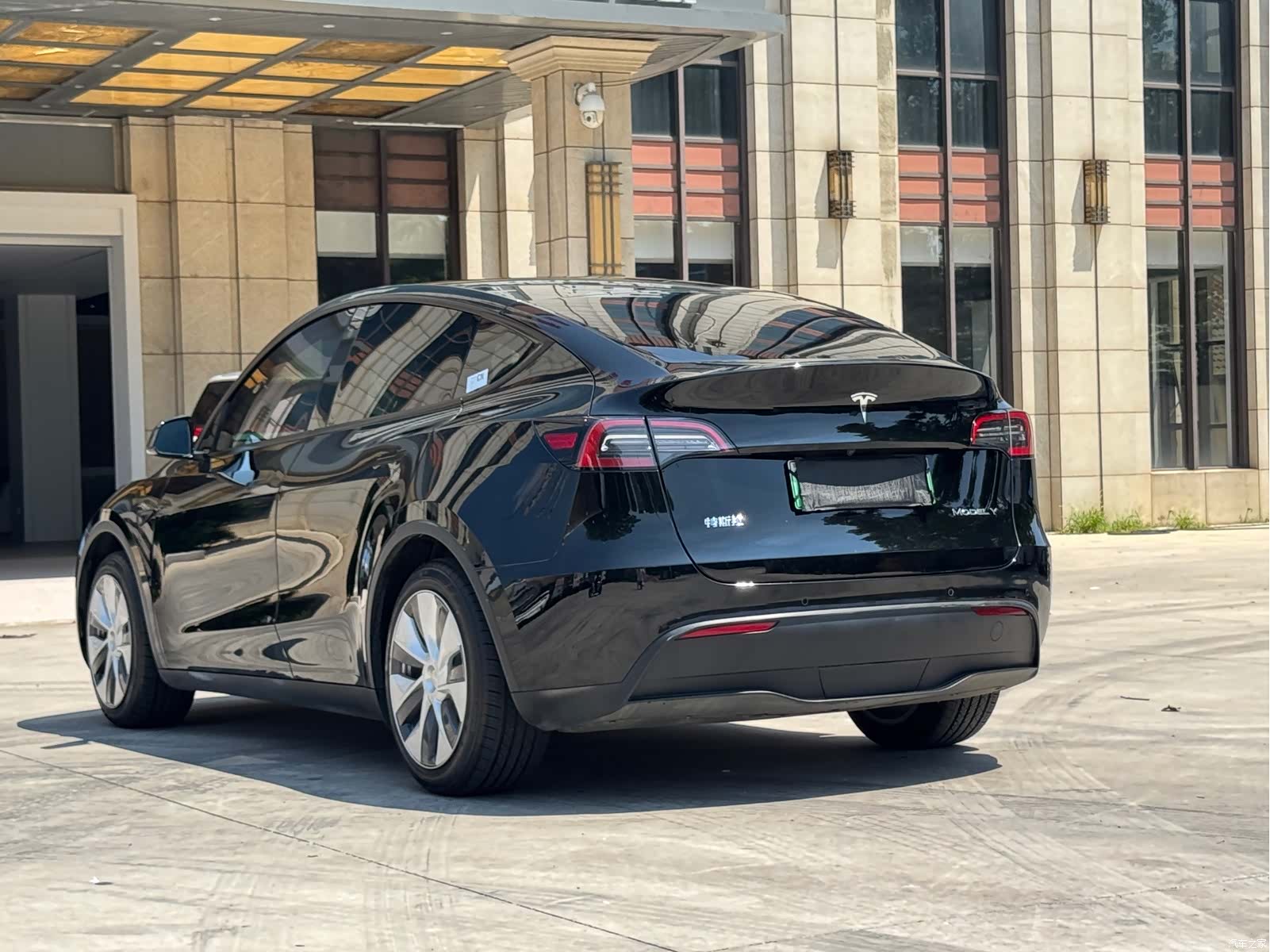 Tesla Model Y, 2023 8