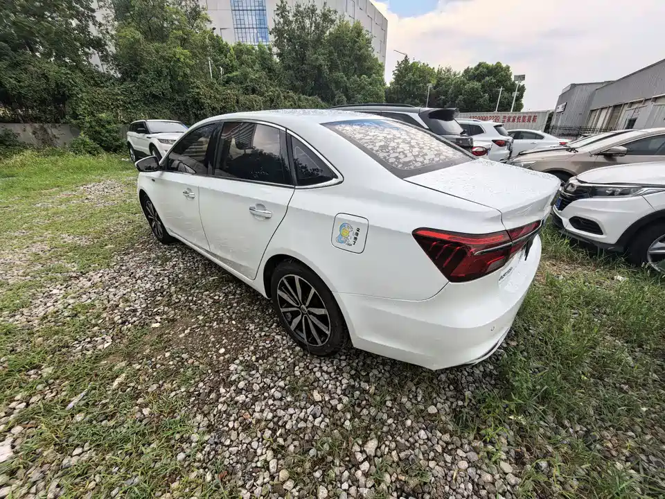 Roewe i6
