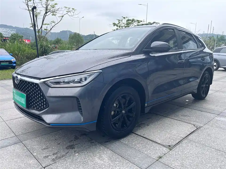 BYD e2
