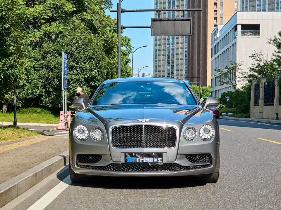 Bentley Flying