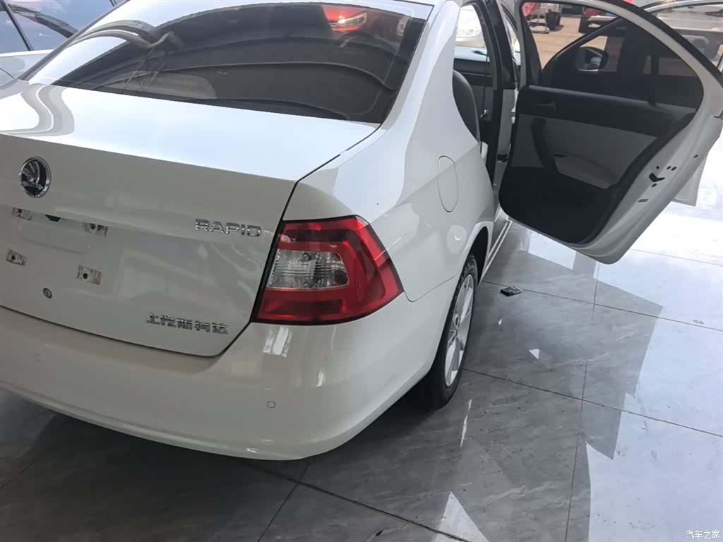 Skoda Rapid, 2017 8