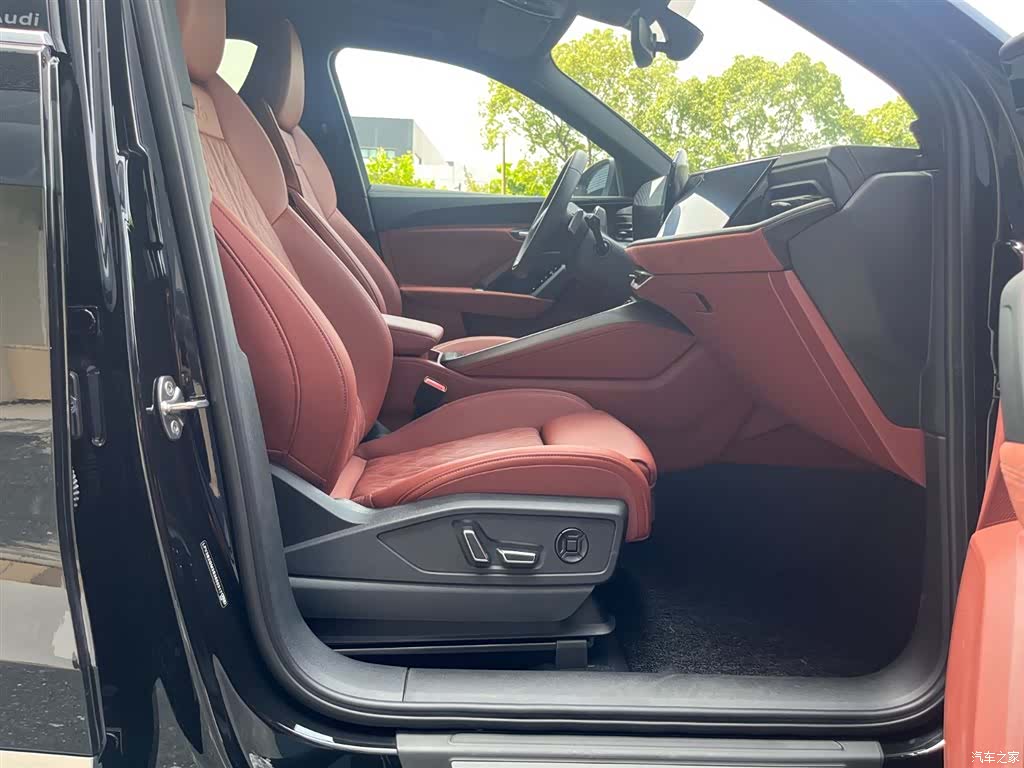 Audi Q5L, 2026 9