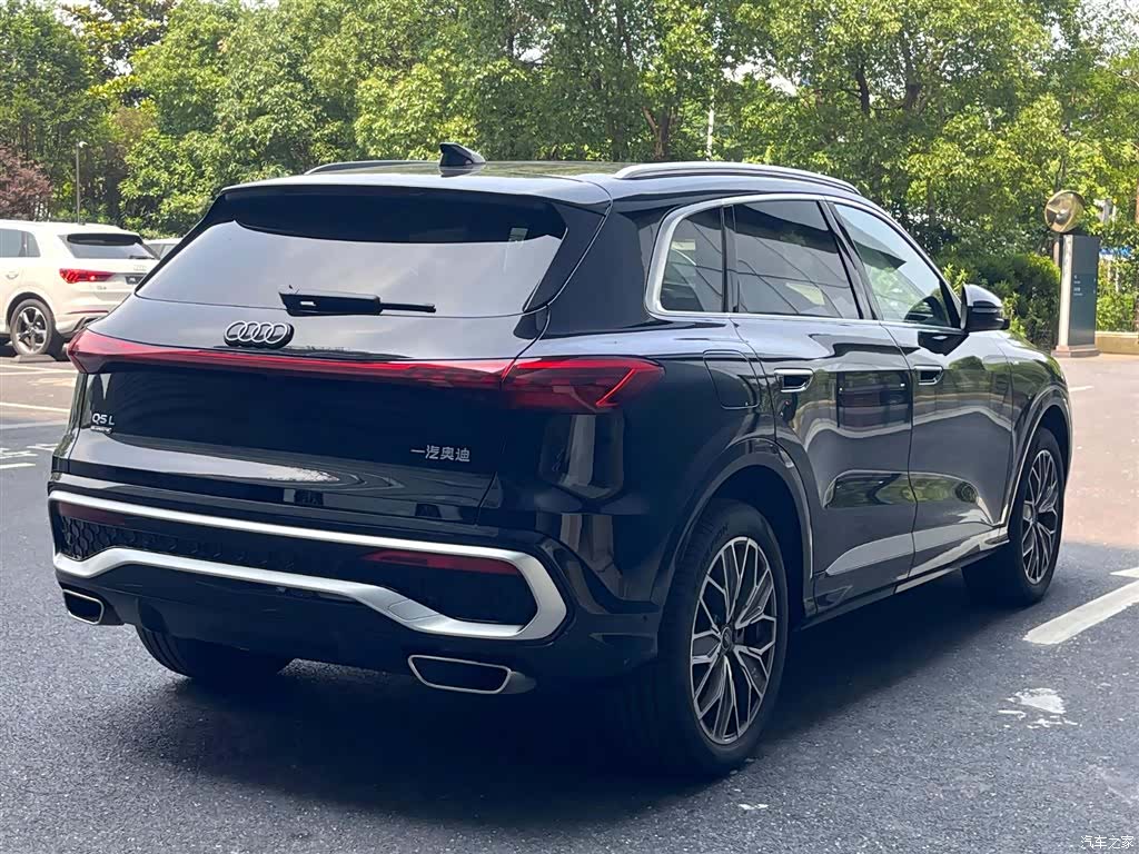 Audi Q5L, 2026 все фото