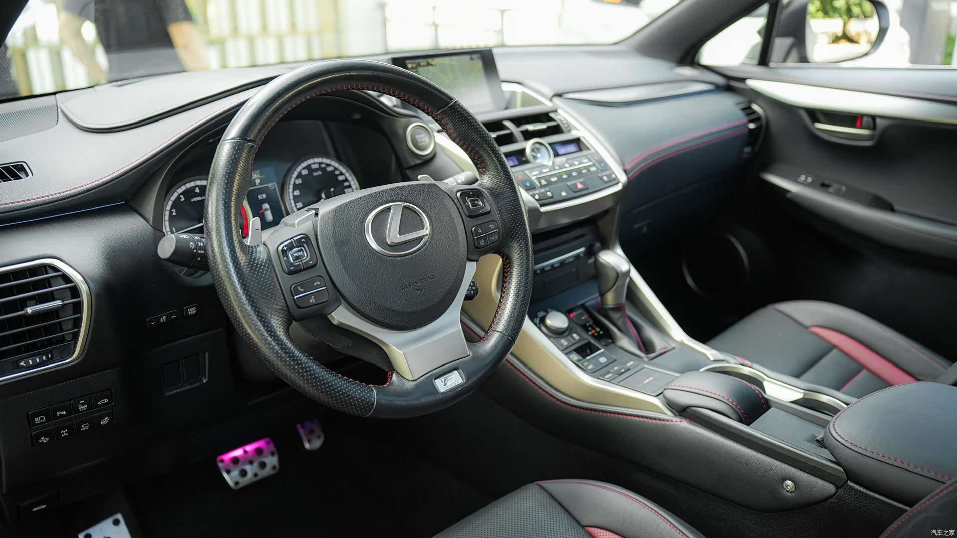 Lexus NX, 2016 10