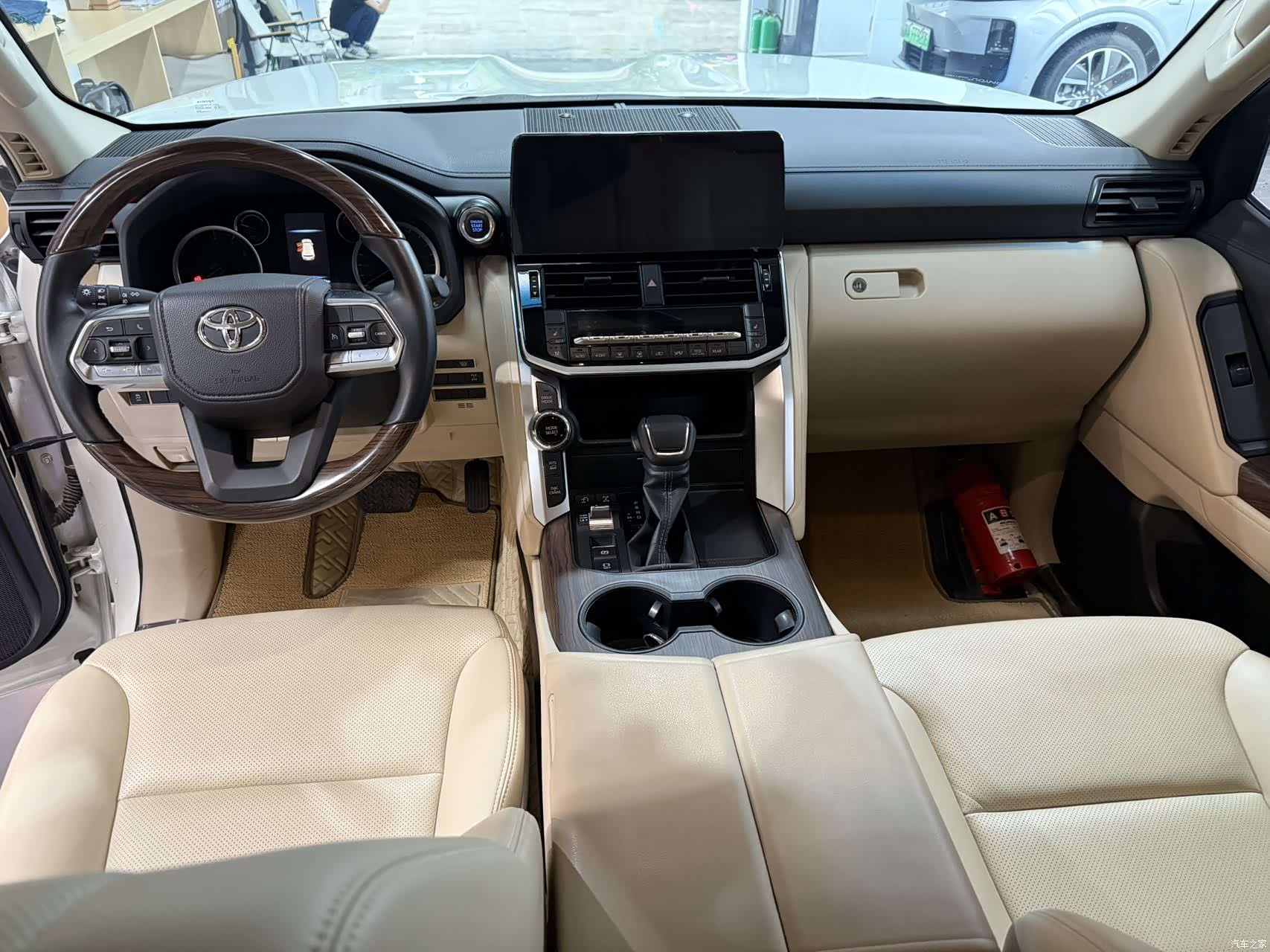 Toyota Land Cruiser, 2023 6