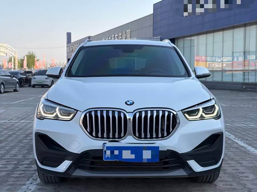 BMW X1 2022, фото 2